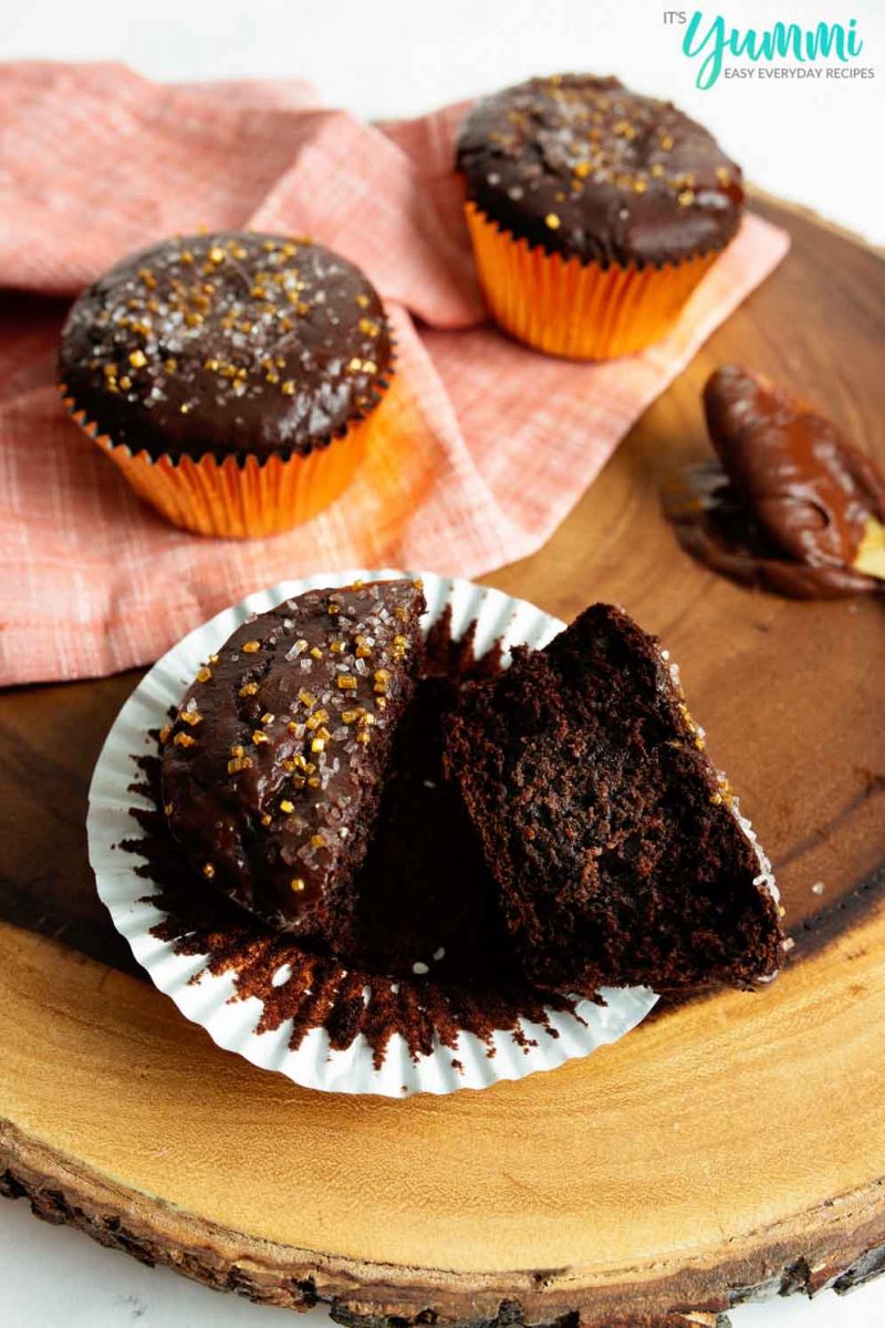 Thin Mint Truffle Cupcakes - Easy Budget Recipes by Its Yummi