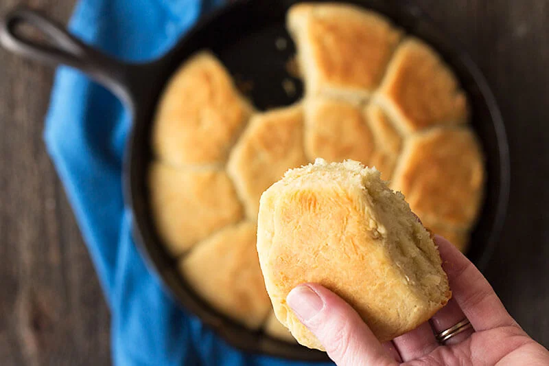 Quick rise easy yeast rolls are the perfect go-to dinner roll recipe! The recipe uses rapid rise yeast, so the rolls only have one 20 minute rise time! | ItsYummi.com | easy rolls | rapid rise | yeast rolls | dinner rolls