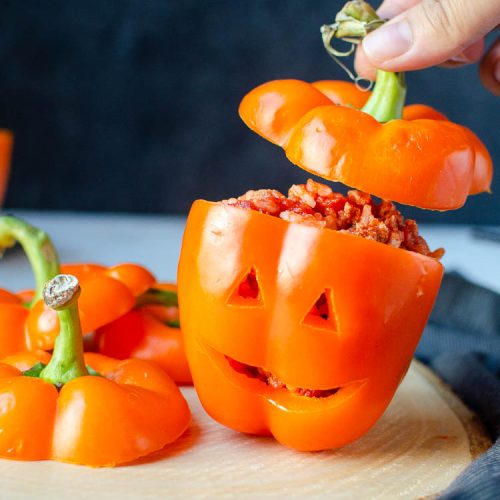 Halloween Stuffed Peppers Jack O Lanterns | Easy Recipes by Its Yummi