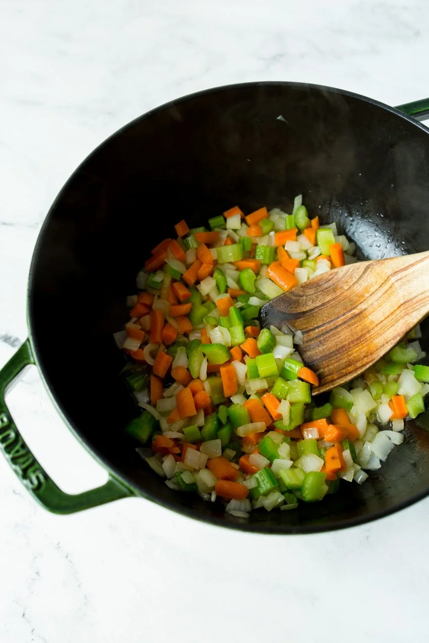 Vegetarian Minestrone Soup [with Vegan options!] - Its Yummi